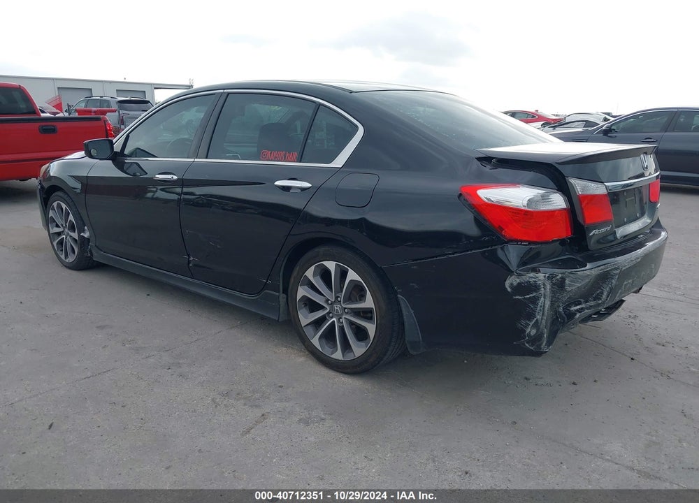 2015 HONDA ACCORD VIN: 1HGCR2F57FA084212