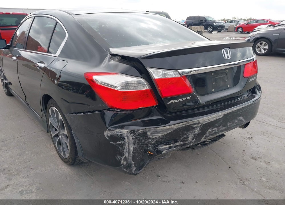 2015 HONDA ACCORD VIN: 1HGCR2F57FA084212