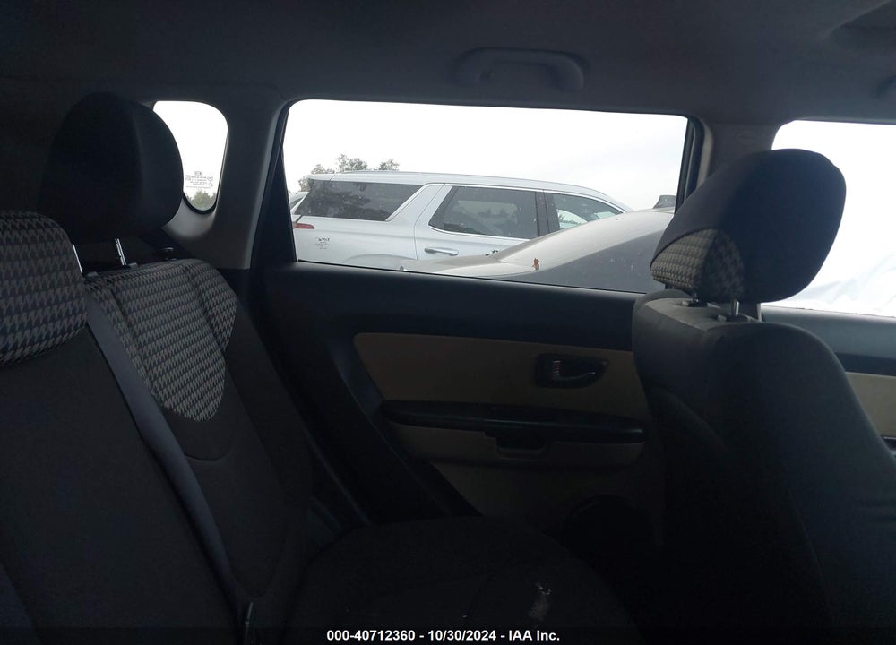 2011 KIA SOUL VIN: KNDJT2A22B7226574