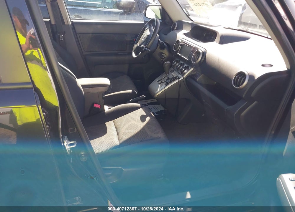 2015 SCION XB VIN: JTLZE4FE7FJ067897