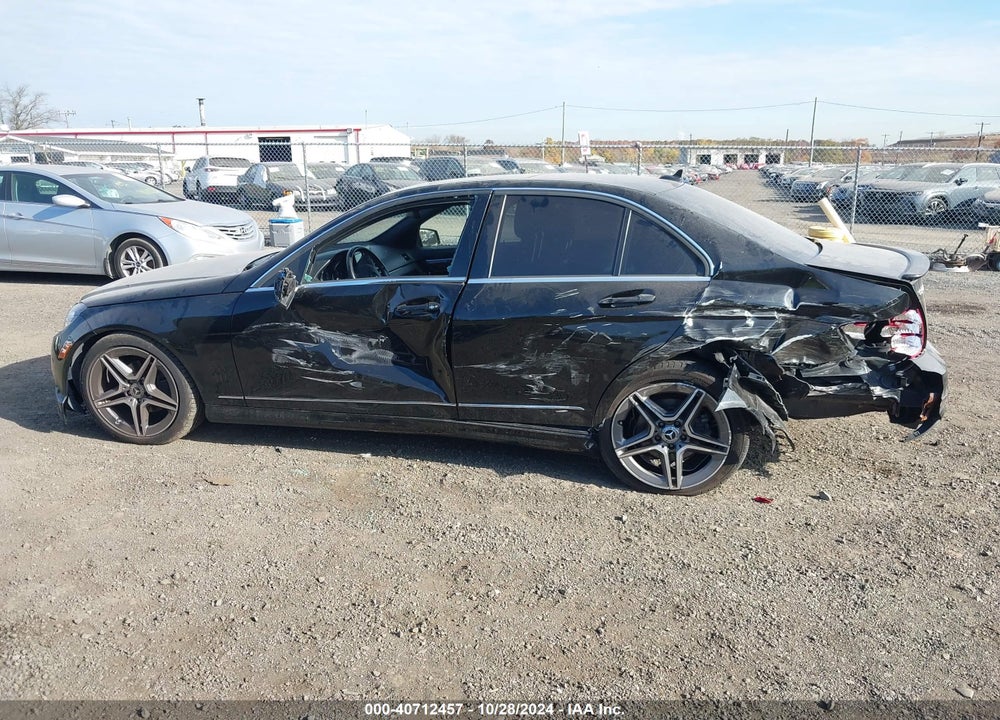 2011 MERCEDES-BENZ C 300 LUXURY 4MATIC/SPORT 4MATIC VIN: WDDGF8BB1BR182645