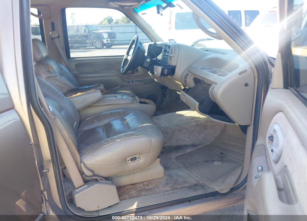 1996 CHEVROLET SUBURBAN C1500 VIN: 1GNEC16R1TJ389715