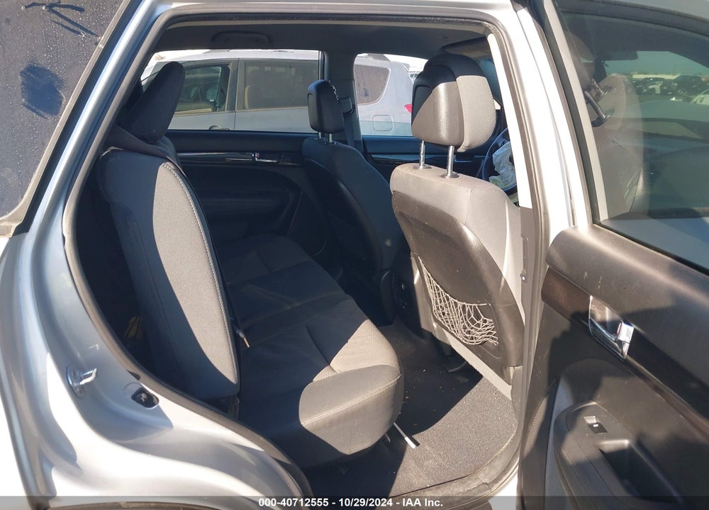 2013 KIA SORENTO LX VIN: 5XYKT4A16DG396238