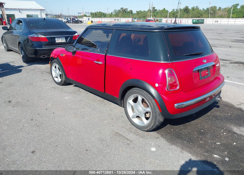 2002 MINI COOPER VIN: WMWRC33482TE11923