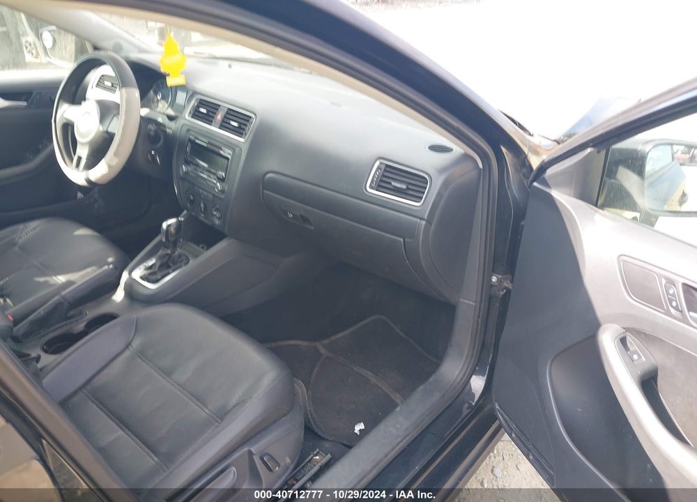 2014 VOLKSWAGEN JETTA 1.8T SE VIN: 3VWD17AJ4EM289271