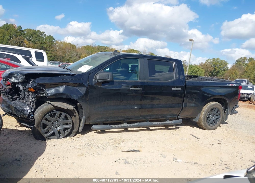 2021 CHEVROLET SILVERADO 1500 4WD  SHORT BED CUSTOM/4WD  STANDARD BED CUSTOM VIN: 1GCPYBEK1MZ257179