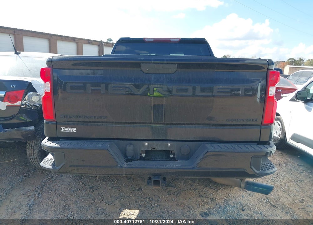 2021 CHEVROLET SILVERADO 1500 4WD  SHORT BED CUSTOM/4WD  STANDARD BED CUSTOM VIN: 1GCPYBEK1MZ257179