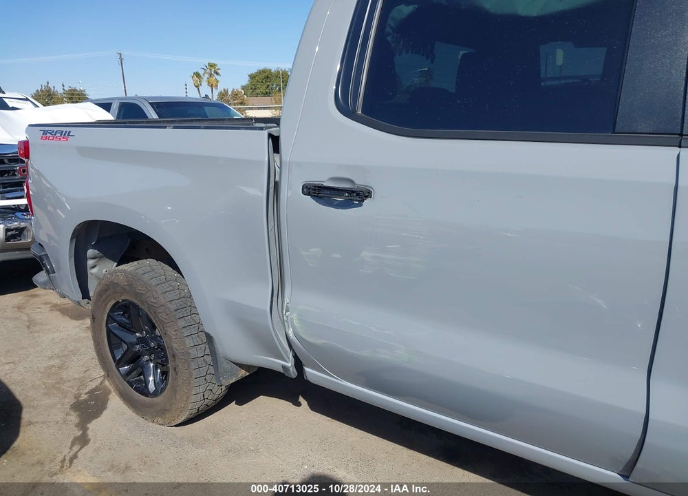 2024 CHEVROLET SILVERADO 1500 4WD SHORT BED LT TRAIL BOSS VIN: 3GCUDFED1RG159428