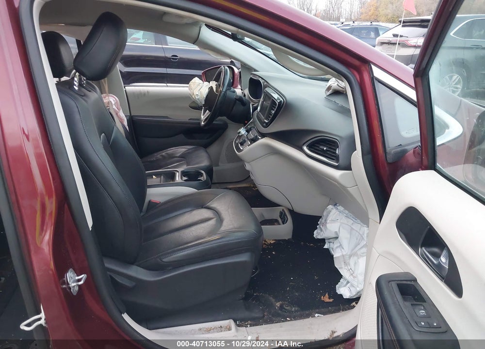 2020 CHRYSLER PACIFICA TOURING L VIN: 2C4RC1BG6LR275445