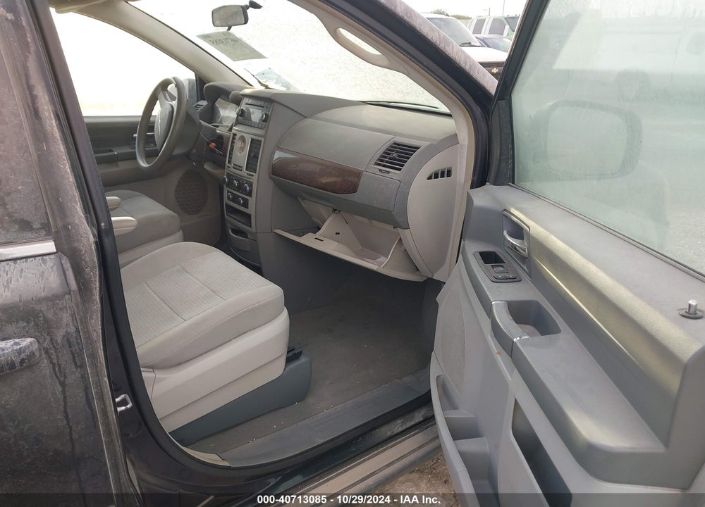 2010 CHRYSLER TOWN & COUNTRY LX VIN: 2A4RR4DE3AR213326