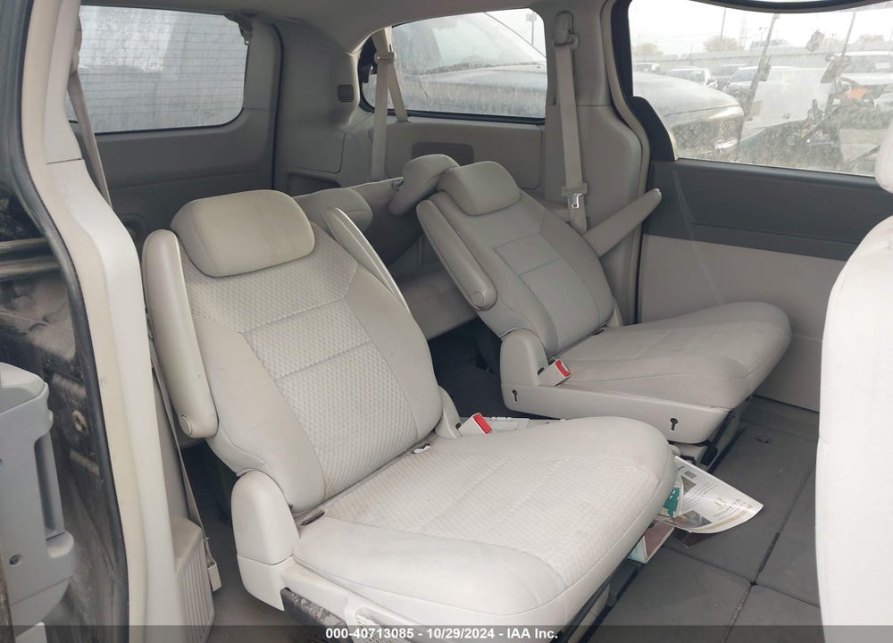 2010 CHRYSLER TOWN & COUNTRY LX VIN: 2A4RR4DE3AR213326