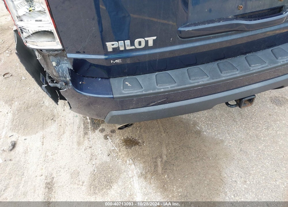 2011 HONDA PILOT EX-L VIN: 5FNYF4H56BB010576