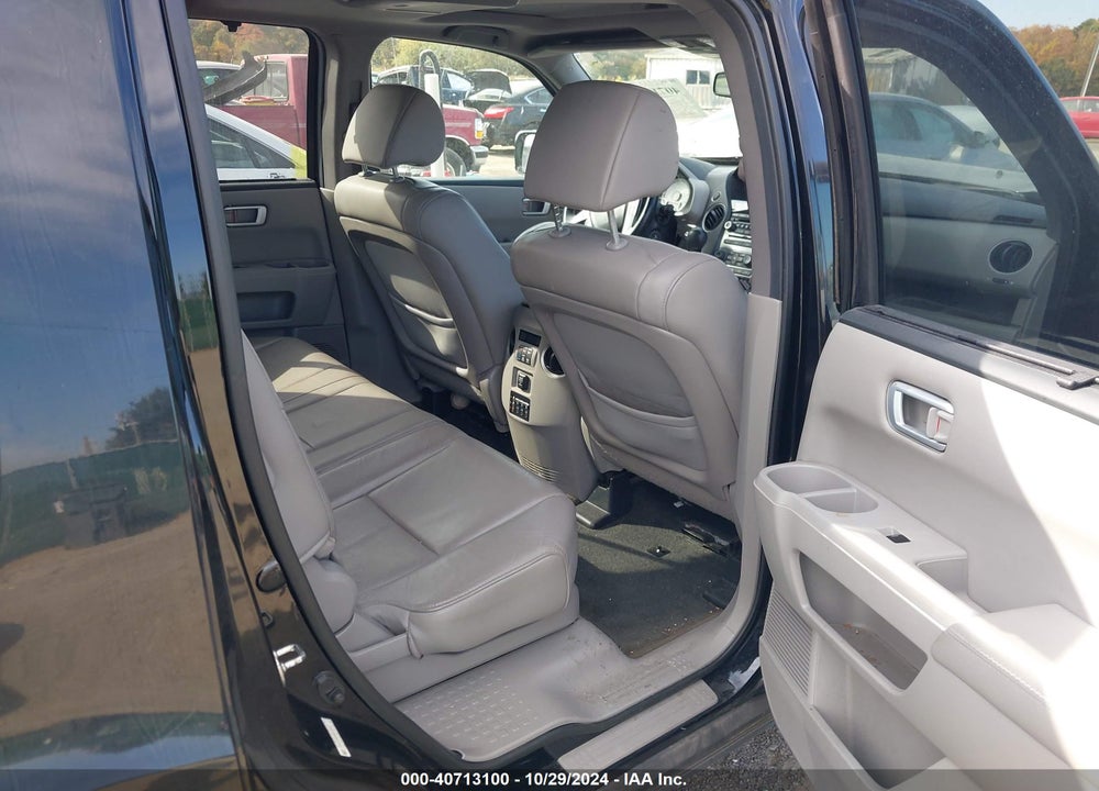 2013 HONDA PILOT TOURING VIN: 5FNYF4H93DB063936