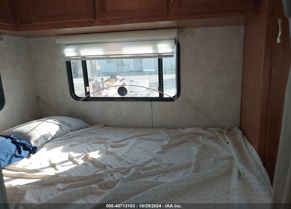 2002 FORD E-350 CUTAWAY STANDARD VIN: 1FDWE35S02HB59138
