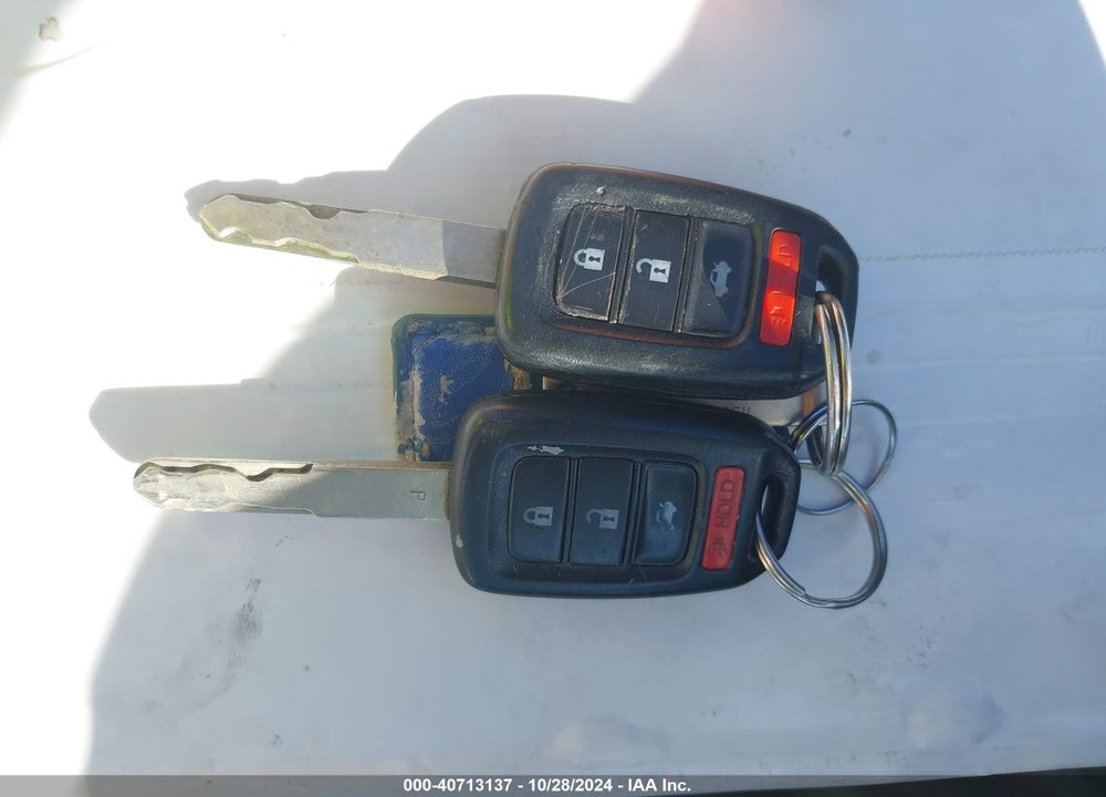 2015 HONDA CIVIC LX VIN: 2HGFG3B51FH523727