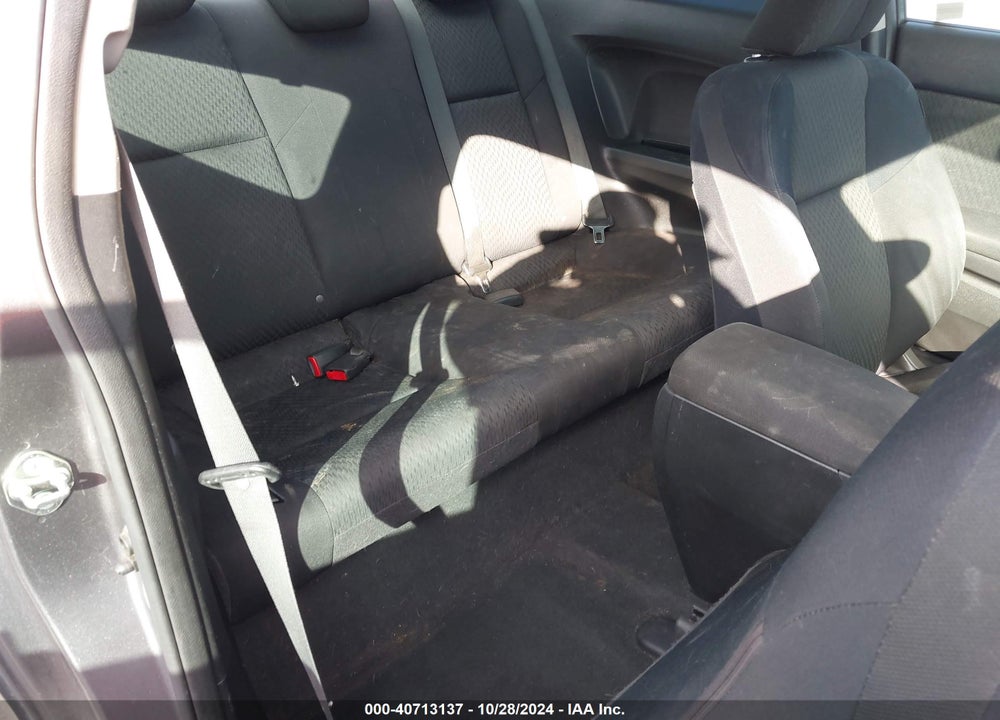 2015 HONDA CIVIC LX VIN: 2HGFG3B51FH523727