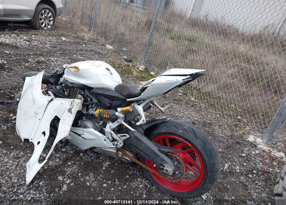 2014 DUCATI SUPERBIKE 899 PANIGALE VIN: ZDM14BUW9EB020637