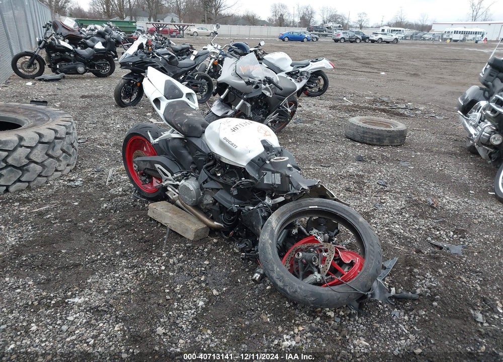2014 DUCATI SUPERBIKE 899 PANIGALE VIN: ZDM14BUW9EB020637