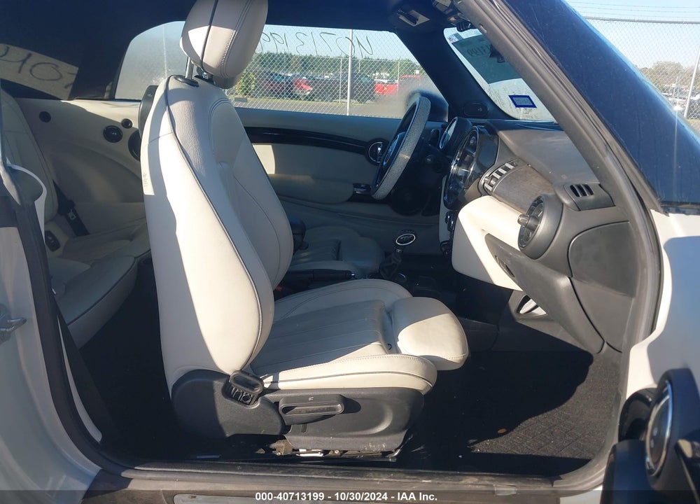 2017 MINI CONVERTIBLE VIN: WMWWG9C39H3C82262