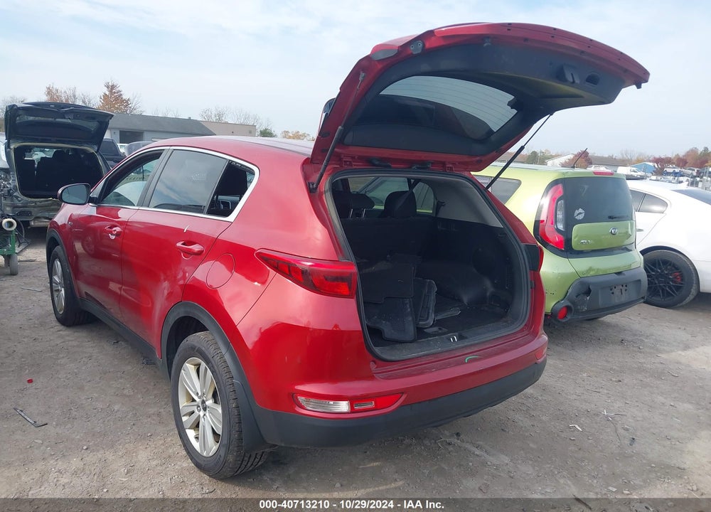 2018 KIA SPORTAGE LX VIN: KNDPMCAC5J7346907