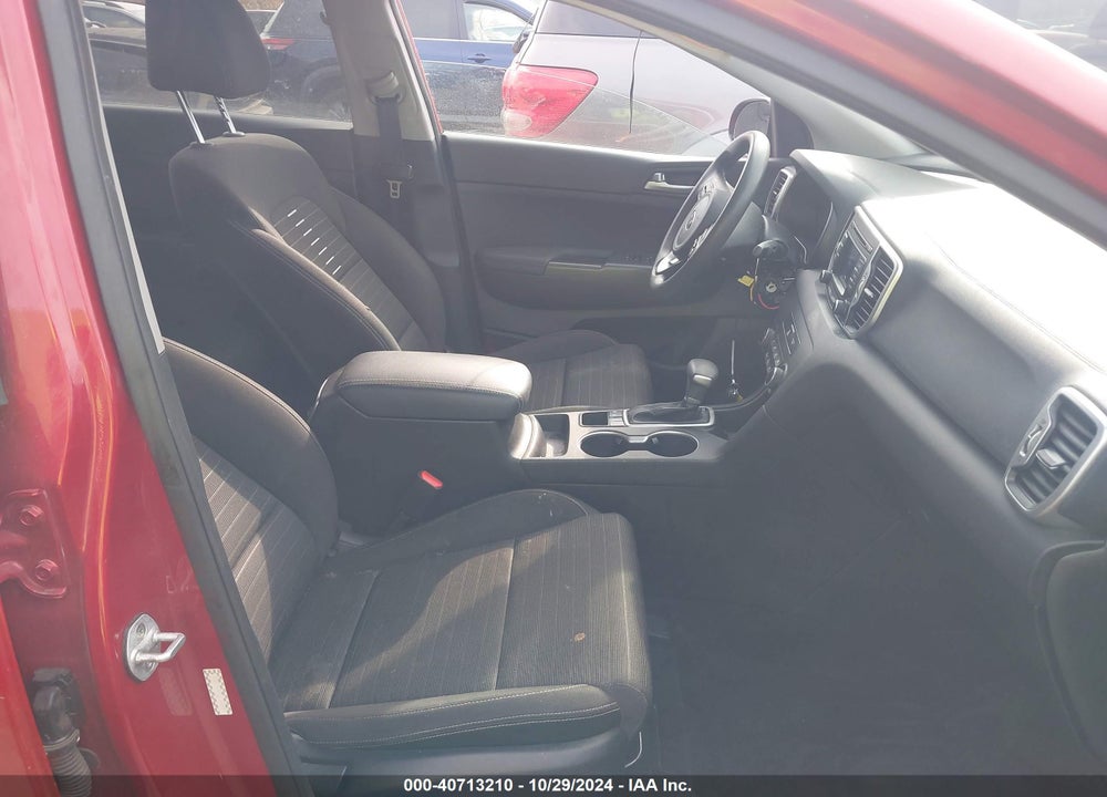2018 KIA SPORTAGE LX VIN: KNDPMCAC5J7346907