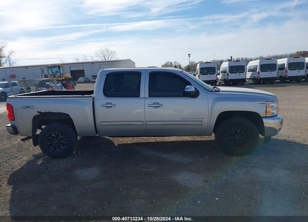 2011 CHEVROLET SILVERADO 1500 LT VIN: 3GCPKSE37BG235324