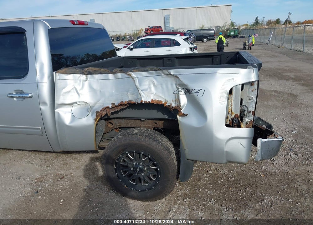2011 CHEVROLET SILVERADO 1500 LT VIN: 3GCPKSE37BG235324
