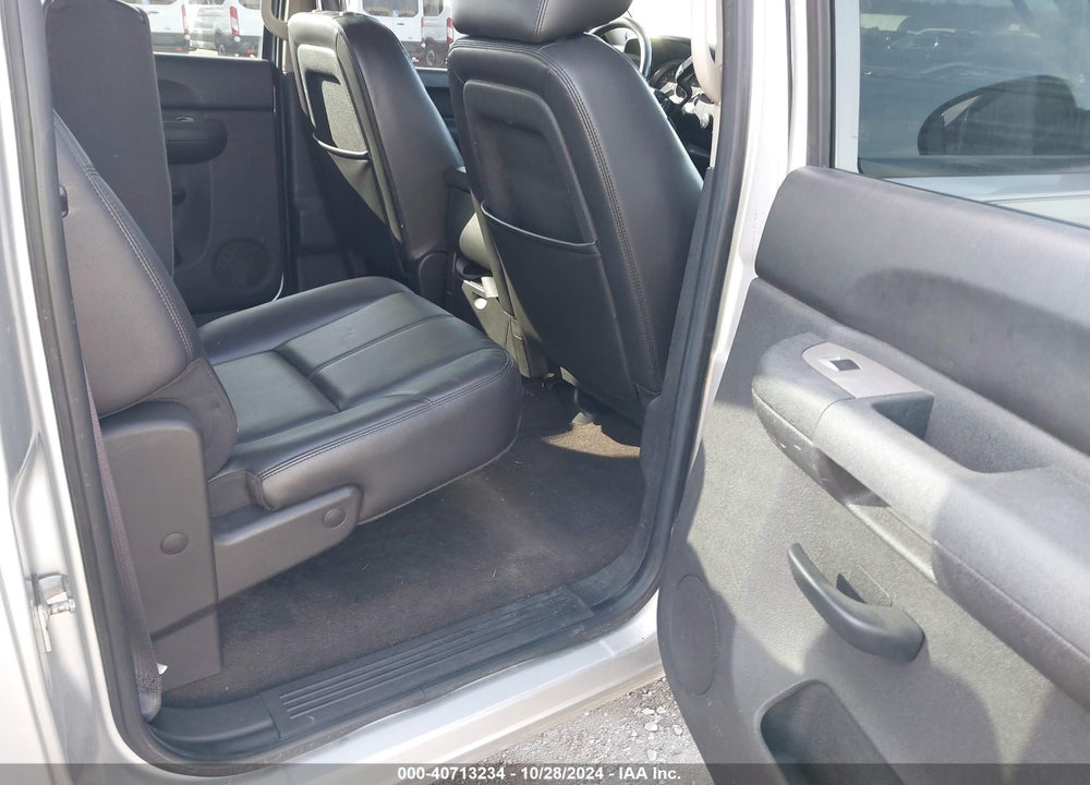 2011 CHEVROLET SILVERADO 1500 LT VIN: 3GCPKSE37BG235324