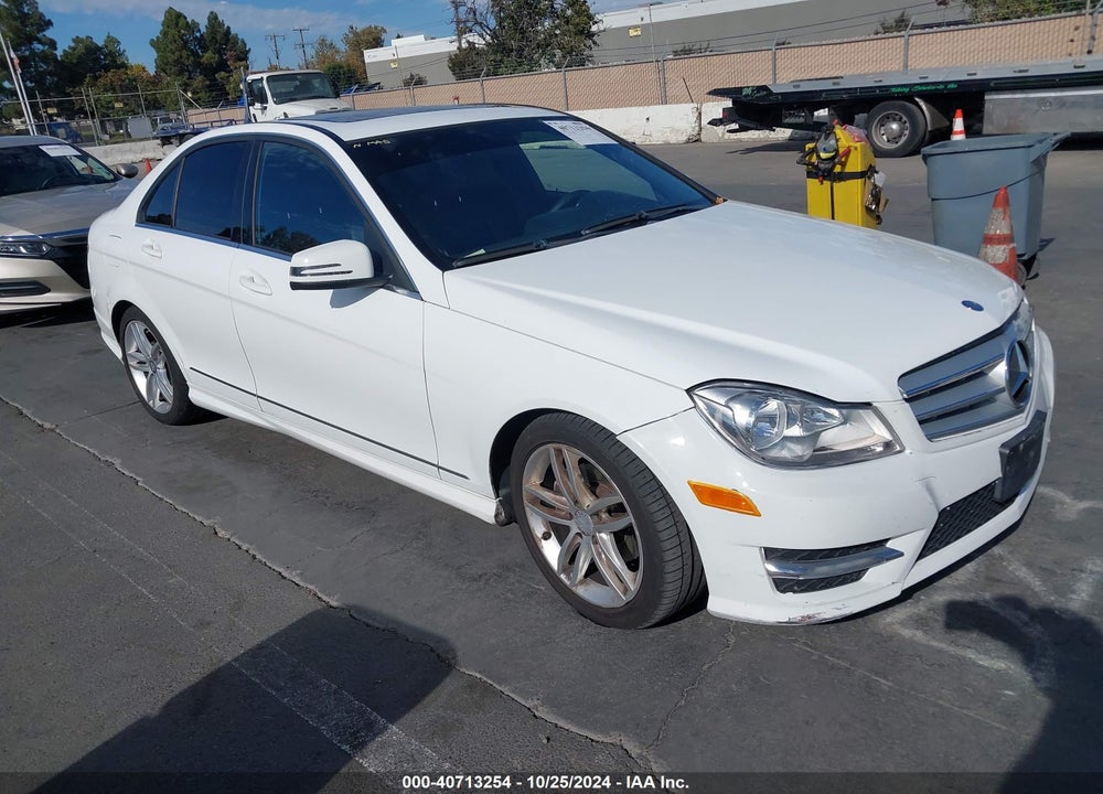 2013 MERCEDES-BENZ C 250 LUXURY/SPORT VIN: WDDGF4HB1DR247514