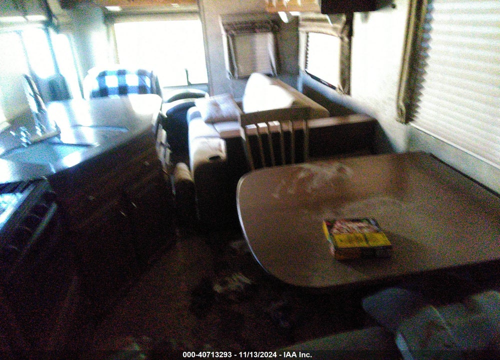 2017 FOREST RIVER FREEDOM VIN: 5ZT2FEVB8HA023383