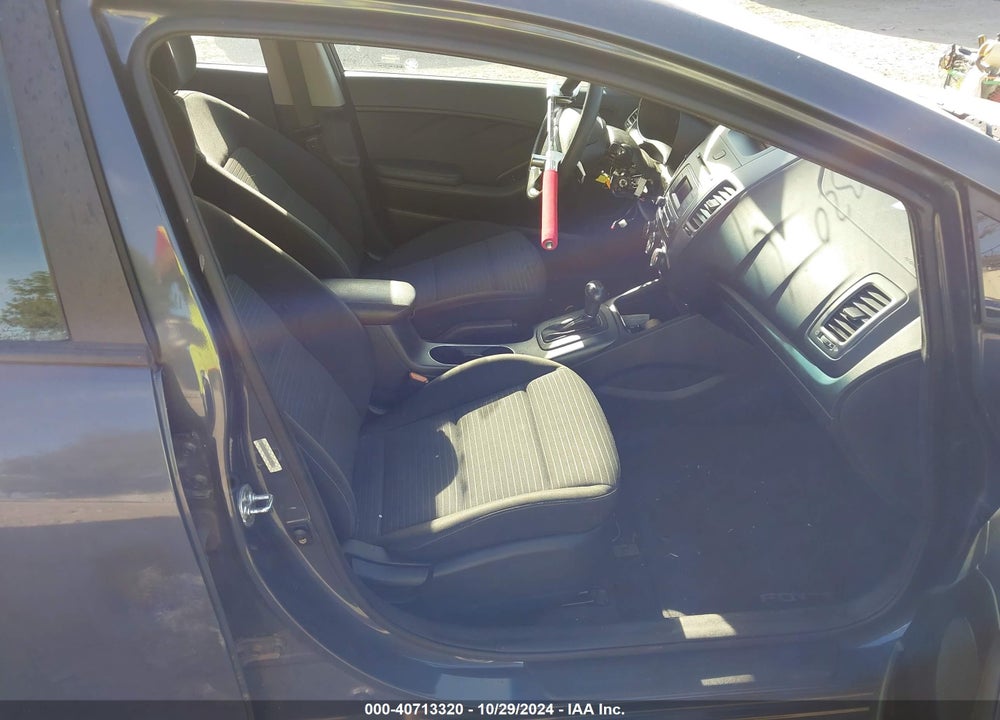 2015 KIA FORTE LX VIN: KNAFX4A61F5396528