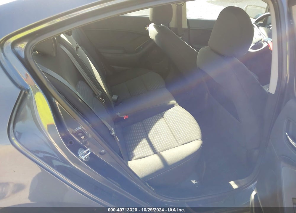 2015 KIA FORTE LX VIN: KNAFX4A61F5396528