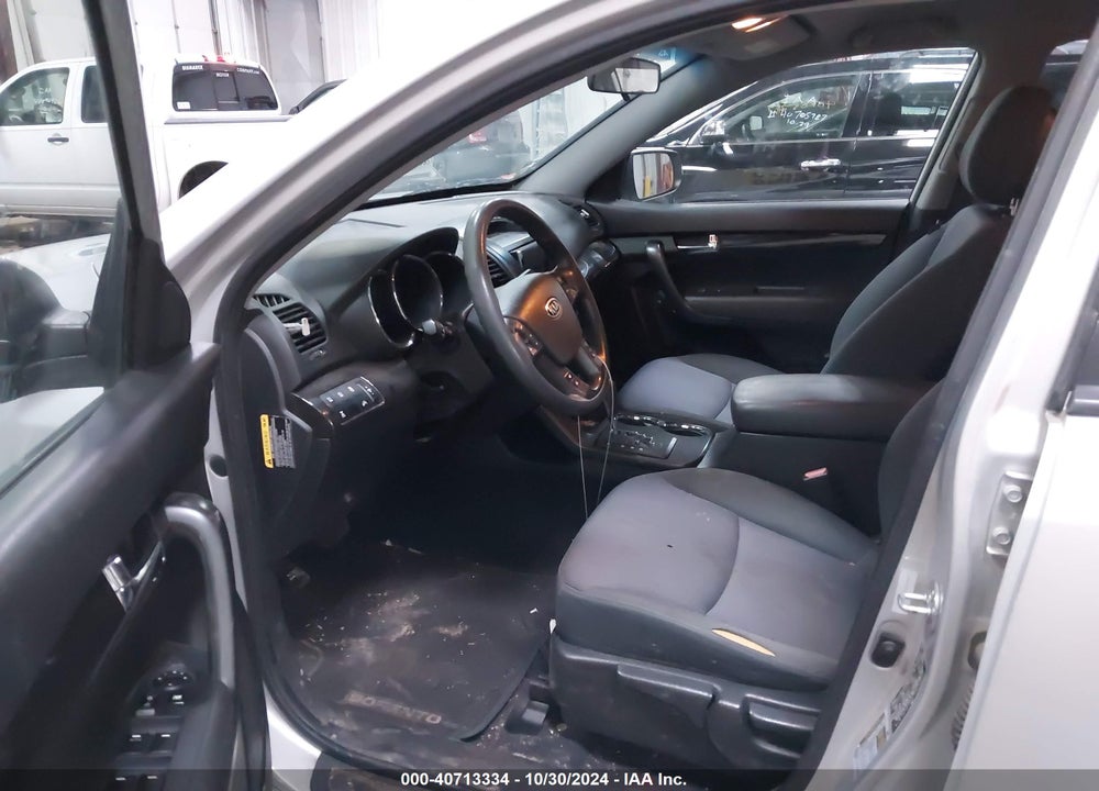 2012 KIA SORENTO LX V6 VIN: 5XYKTDA21CG249249