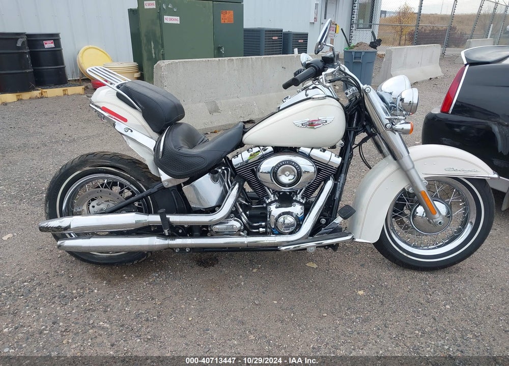 2015 HARLEY-DAVIDSON FLSTN SOFTAIL DELUXE VIN: 1HD1JDV12FB026492