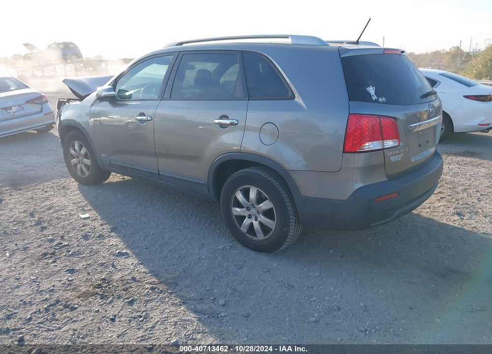2013 KIA SORENTO LX V6 VIN: 5XYKTDA27DG336235