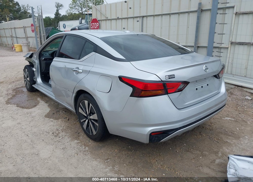 2022 NISSAN ALTIMA SV FWD VIN: 1N4BL4DV2NN305920