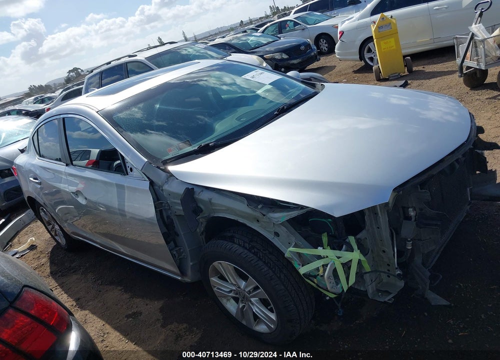 2013 ACURA ILX 2.0L VIN: 19VDE1F33DE021232