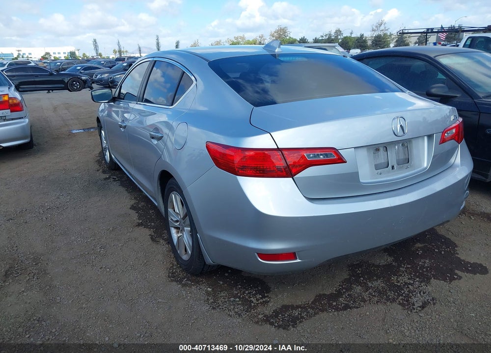 2013 ACURA ILX 2.0L VIN: 19VDE1F33DE021232
