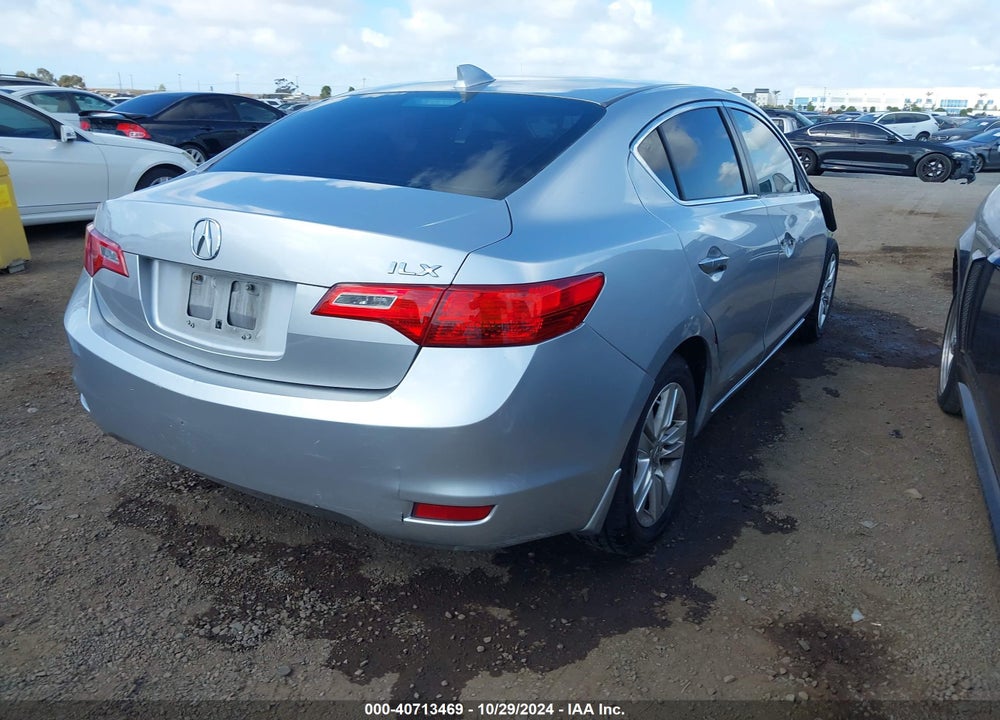 2013 ACURA ILX 2.0L VIN: 19VDE1F33DE021232