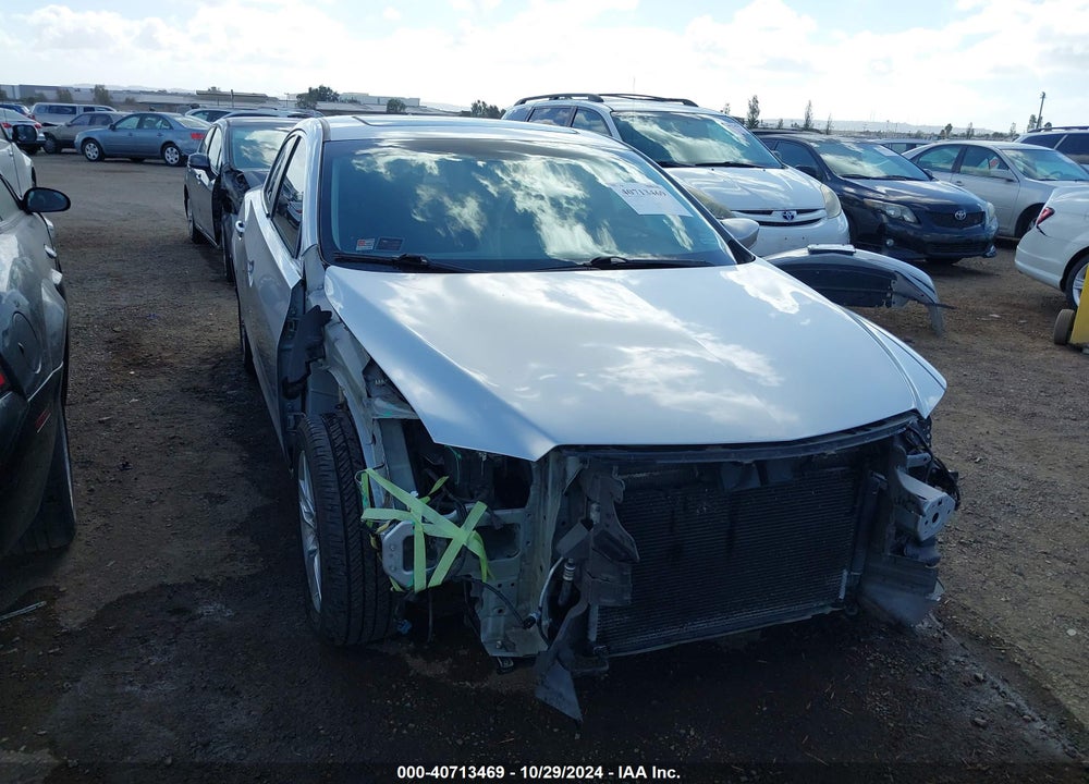 2013 ACURA ILX 2.0L VIN: 19VDE1F33DE021232