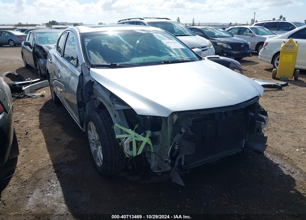 2013 ACURA ILX 2.0L VIN: 19VDE1F33DE021232