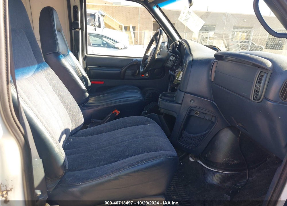 1999 CHEVROLET ASTRO VIN: 1GCDM19W8XB186291