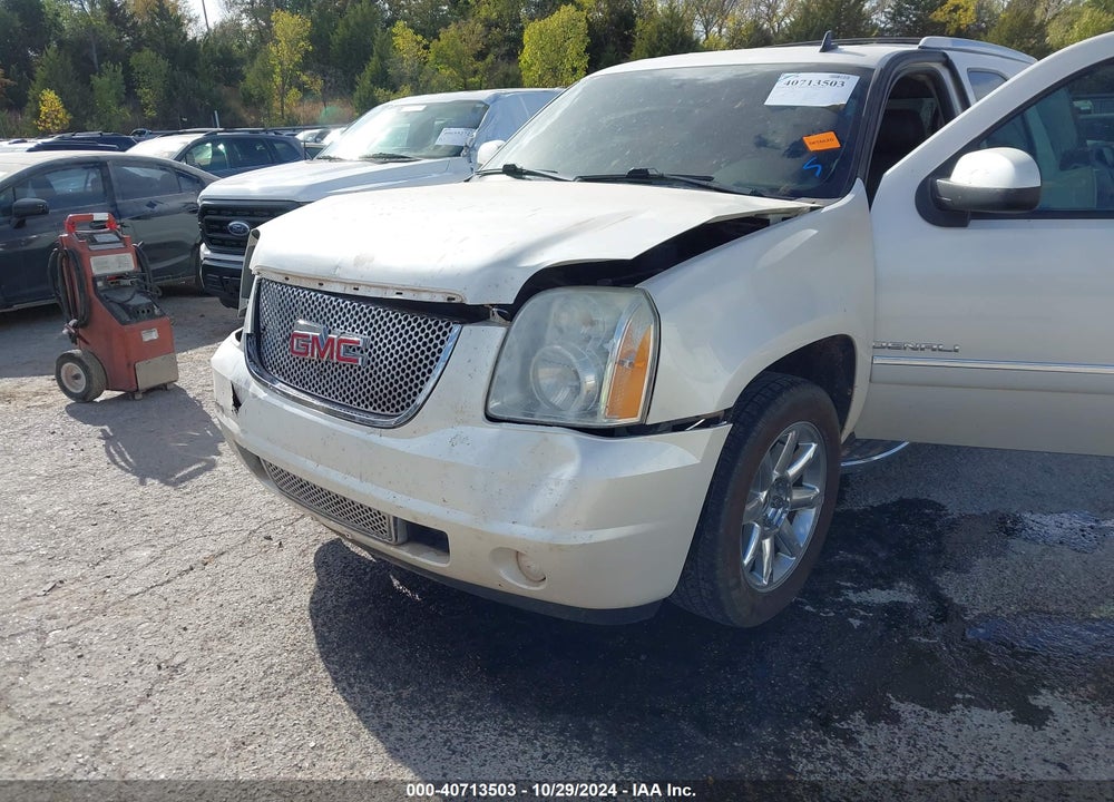 2012 GMC YUKON DENALI VIN: 1GKS2EEF2CR114857