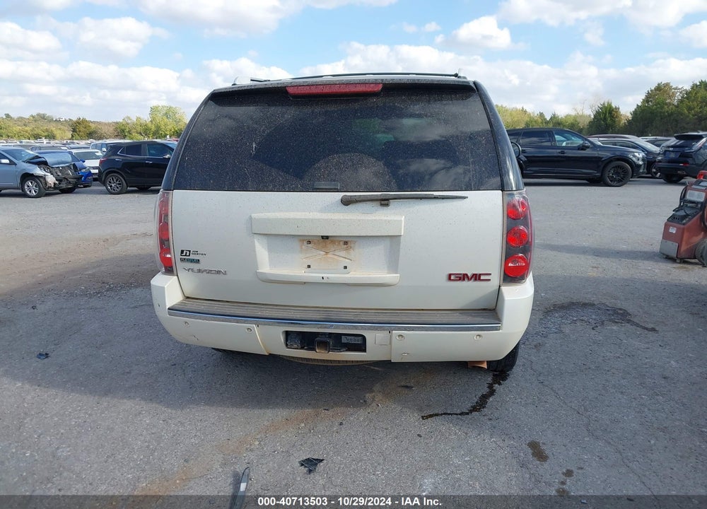 2012 GMC YUKON DENALI VIN: 1GKS2EEF2CR114857
