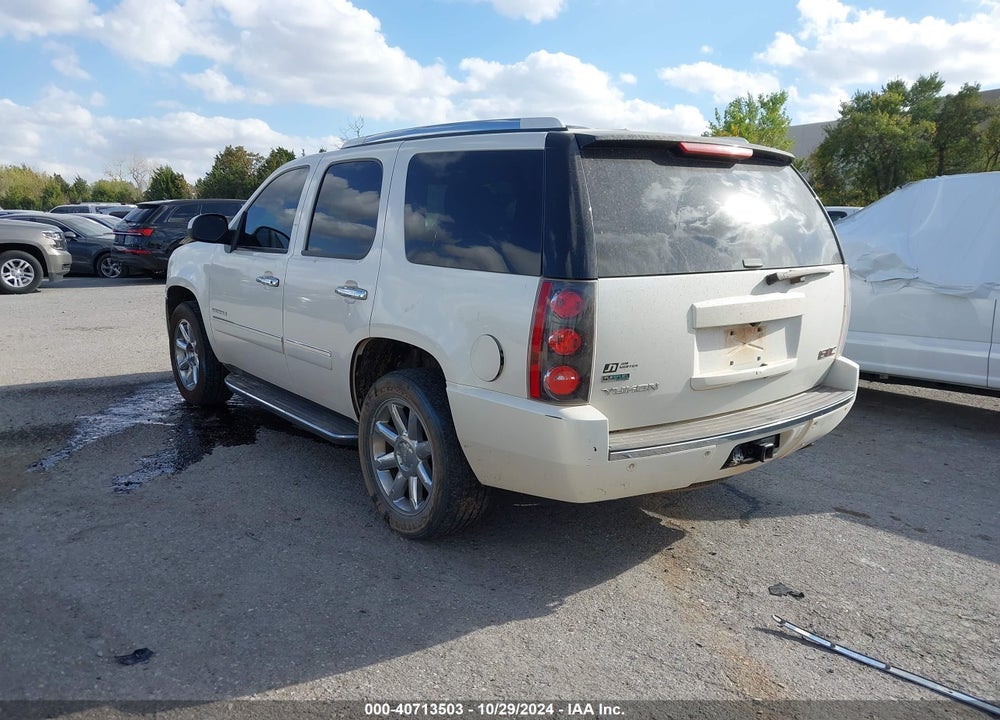 2012 GMC YUKON DENALI VIN: 1GKS2EEF2CR114857
