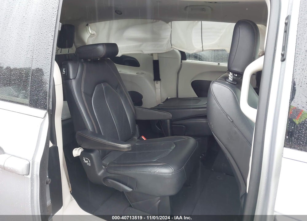 2020 CHRYSLER PACIFICA TOURING L VIN: 2C4RC1BG0LR118039