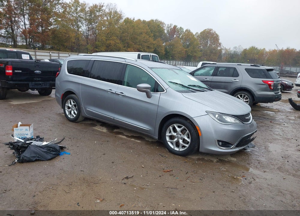 2020 CHRYSLER PACIFICA TOURING L VIN: 2C4RC1BG0LR118039