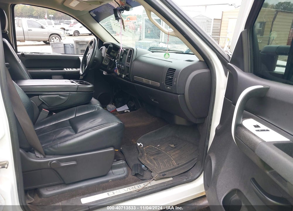 2009 CHEVROLET SILVERADO 1500 LT VIN: 3GCEC23J59G275692