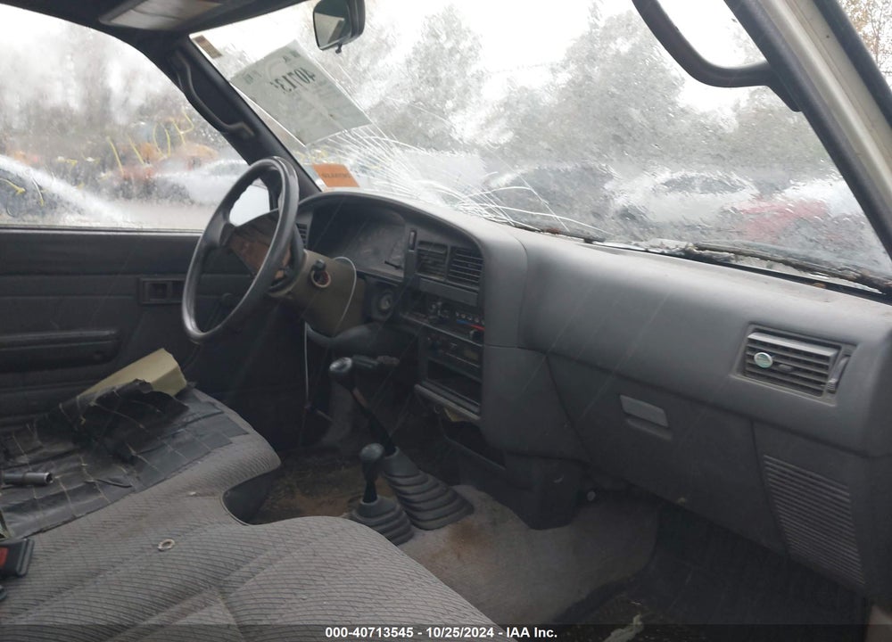 1992 TOYOTA PICKUP 1/2 TON SHT WHEELBASE DLX VIN: JT4RN01P7N0030589