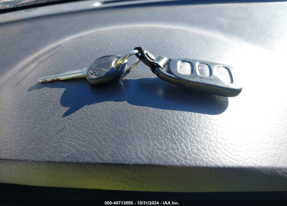 2008 KIA SORENTO LX VIN: KNDJD735285850039
